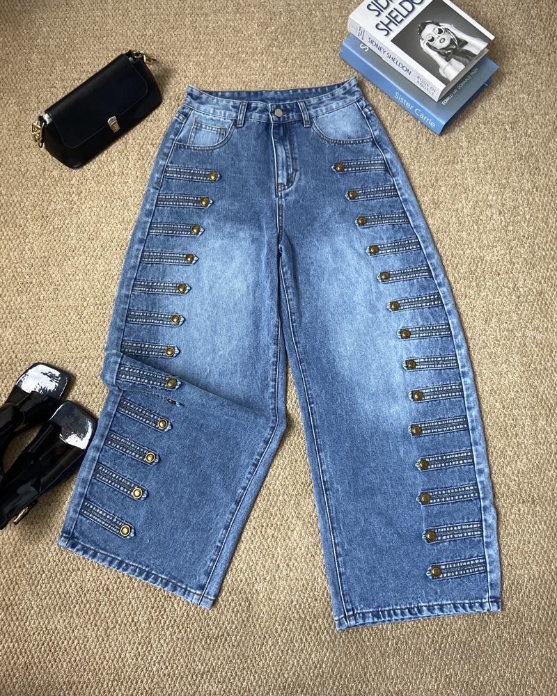 Pantalones con remaches