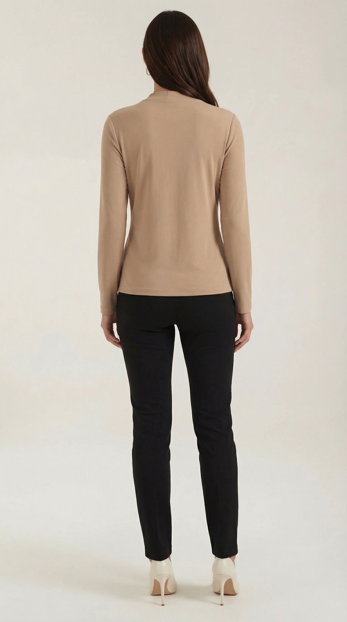 DAPHNE | BLUSA CON CUELLO ALTO Y LAZO