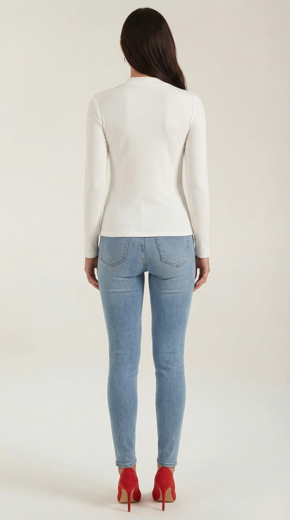DAPHNE | BLUSA CON CUELLO ALTO Y LAZO