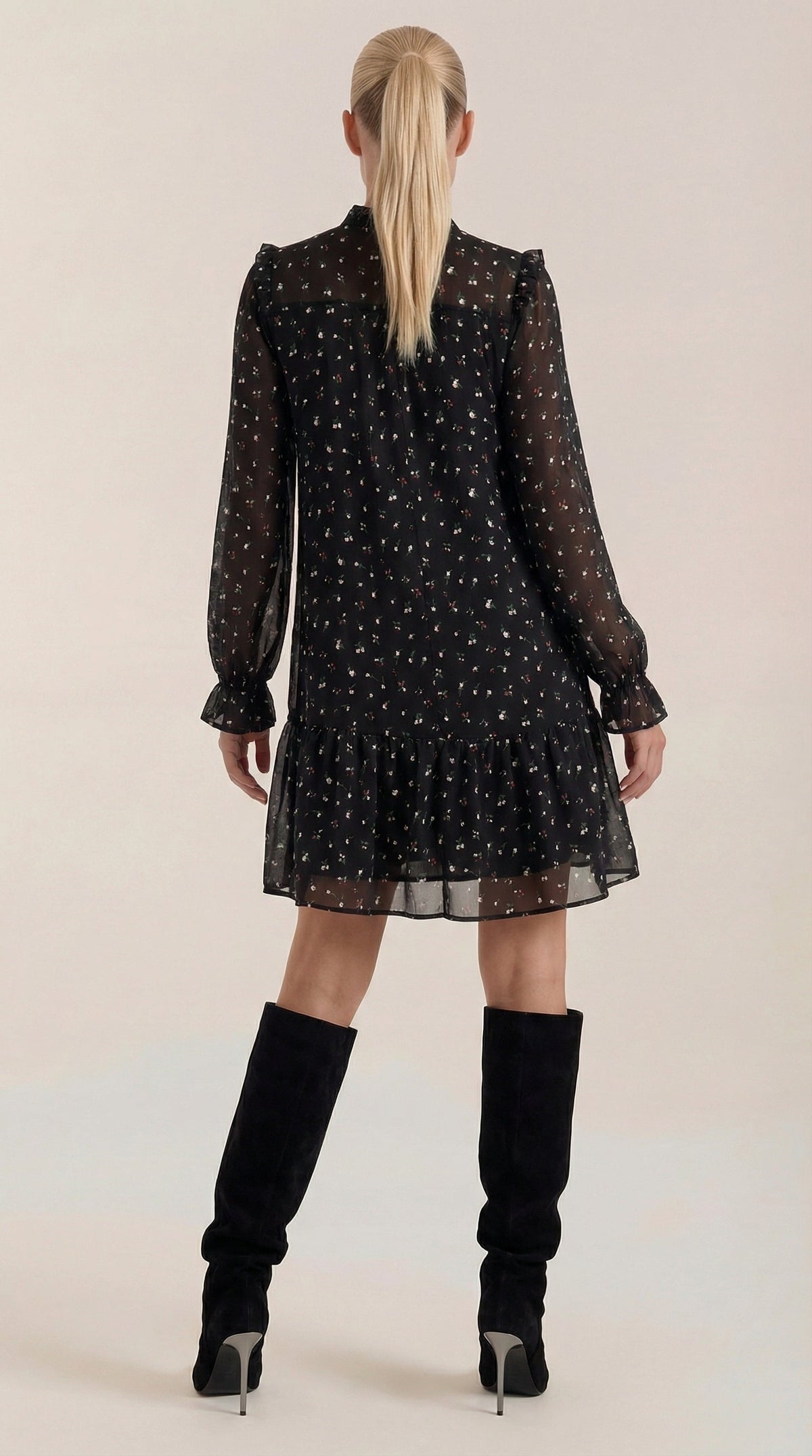 KATIE | VESTIDO CORTO CON DETALLES DE VOLANTES
