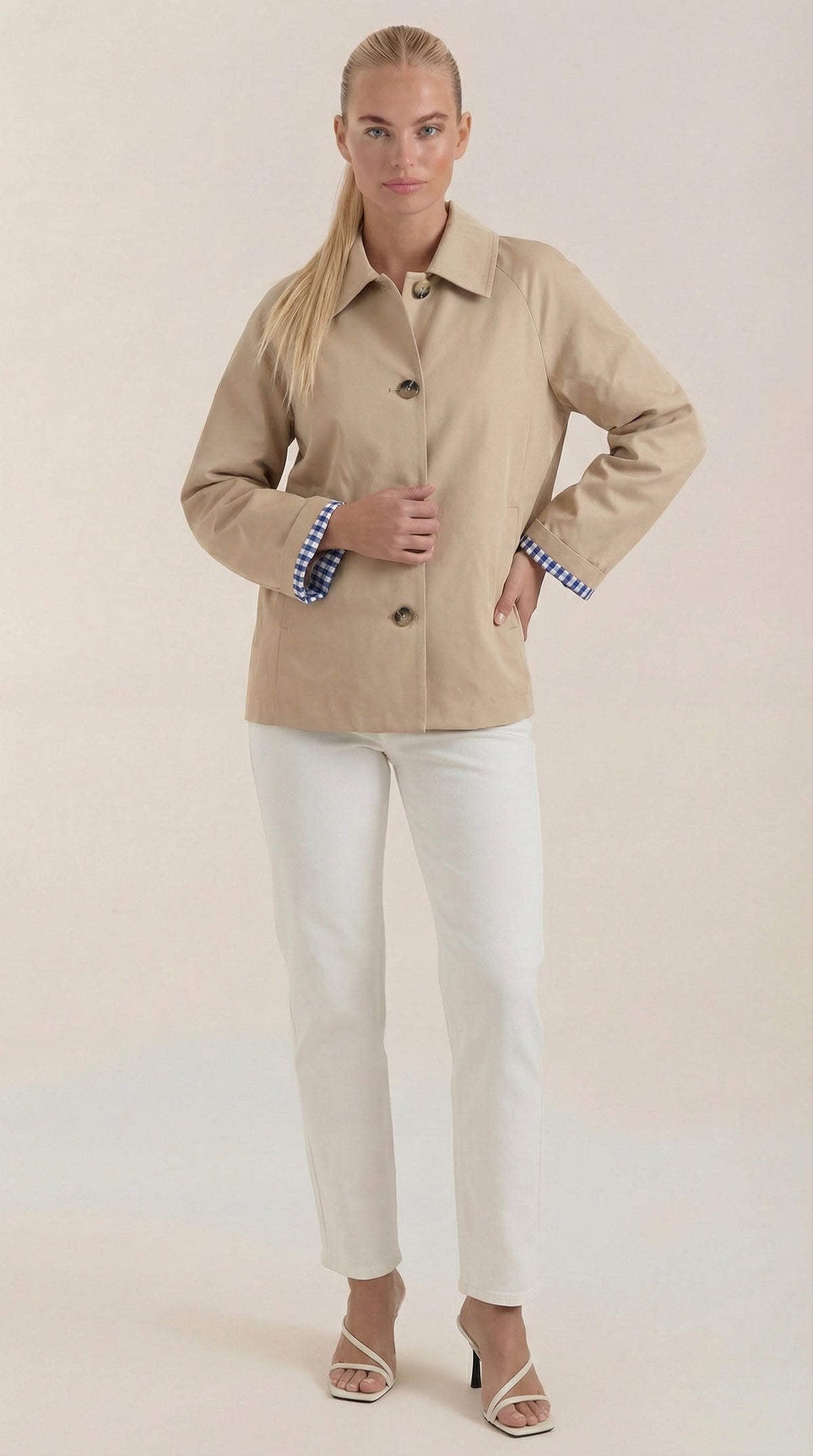 MARCELLA | GABARDINA CON ELEGANTE FORRO A RAYAS