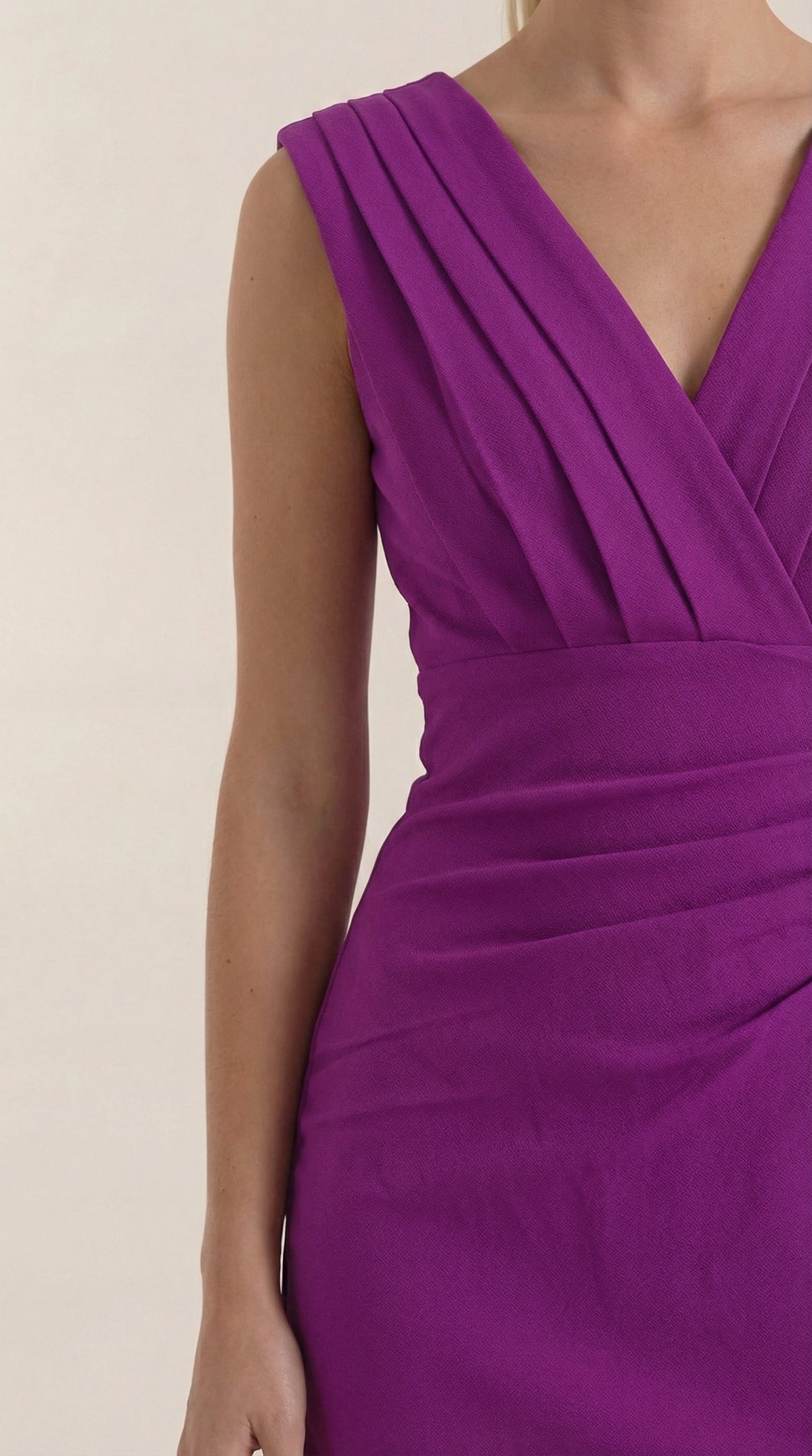 LYDIA | VESTIDO MIDI CON ESCOTE EN V