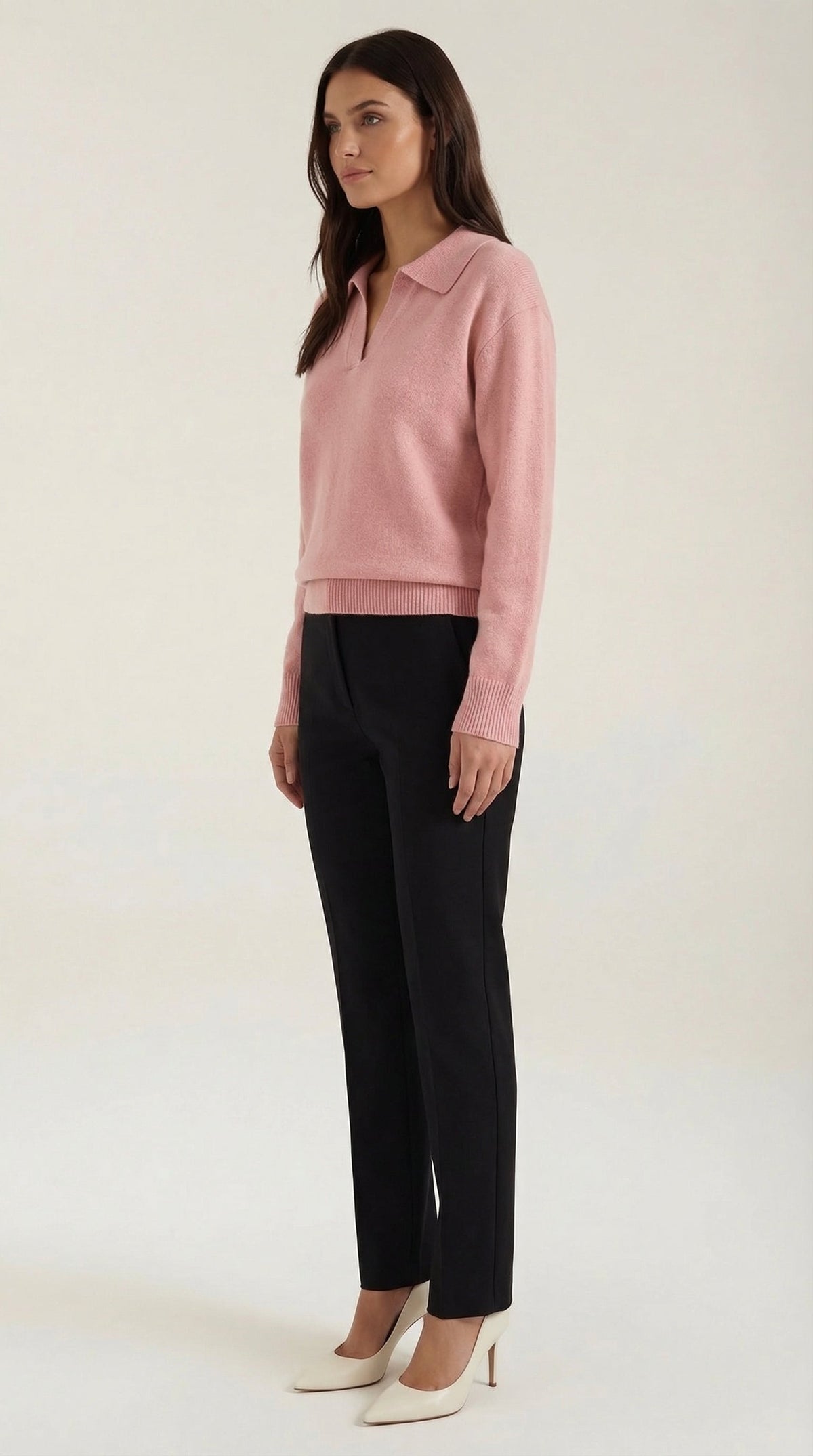 CHARLOTTE | POLO CASUAL CON ESCOTE EN V