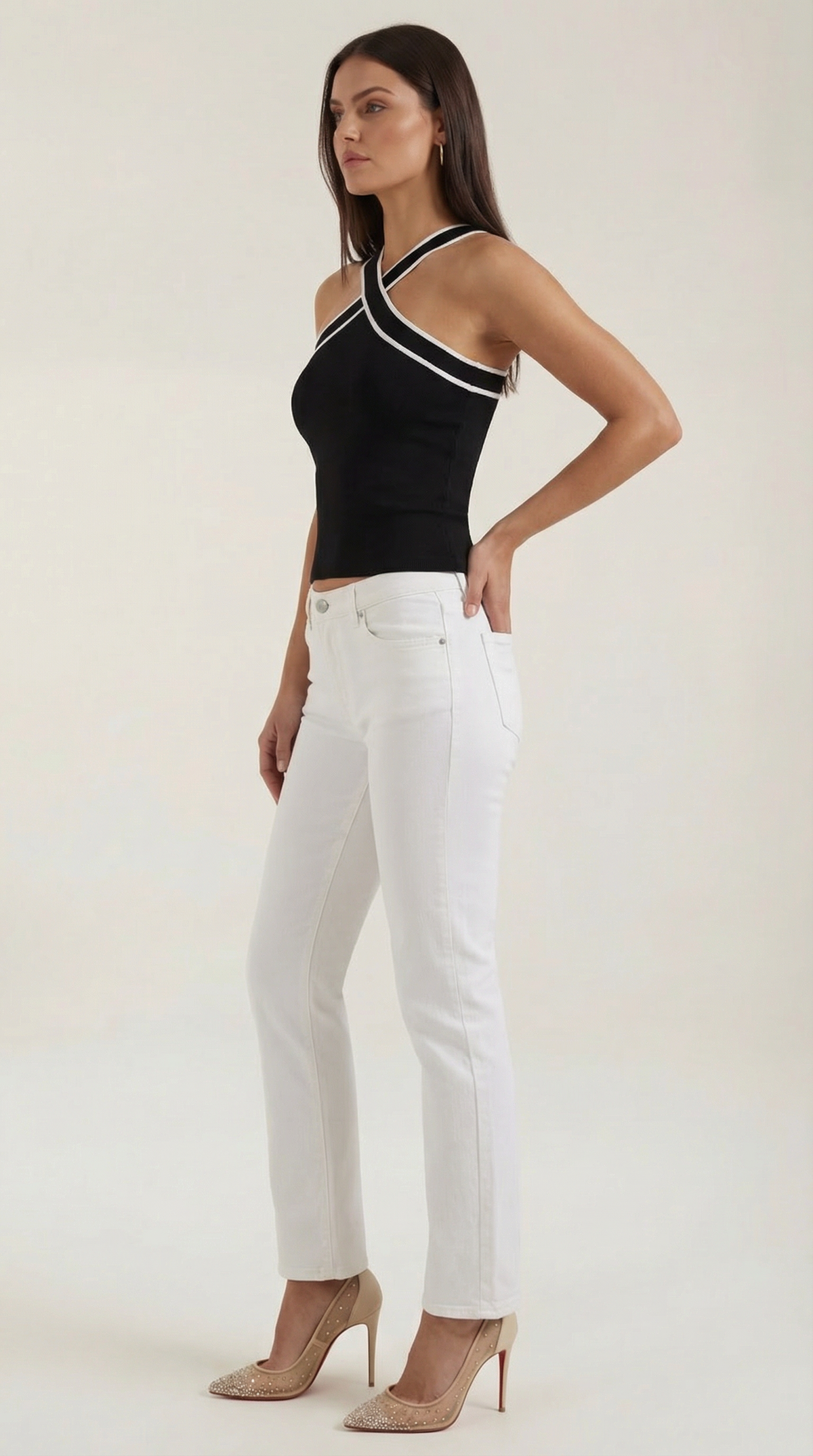 YARA | TOP HALTER CON DISEÑO ENTRELAZADO