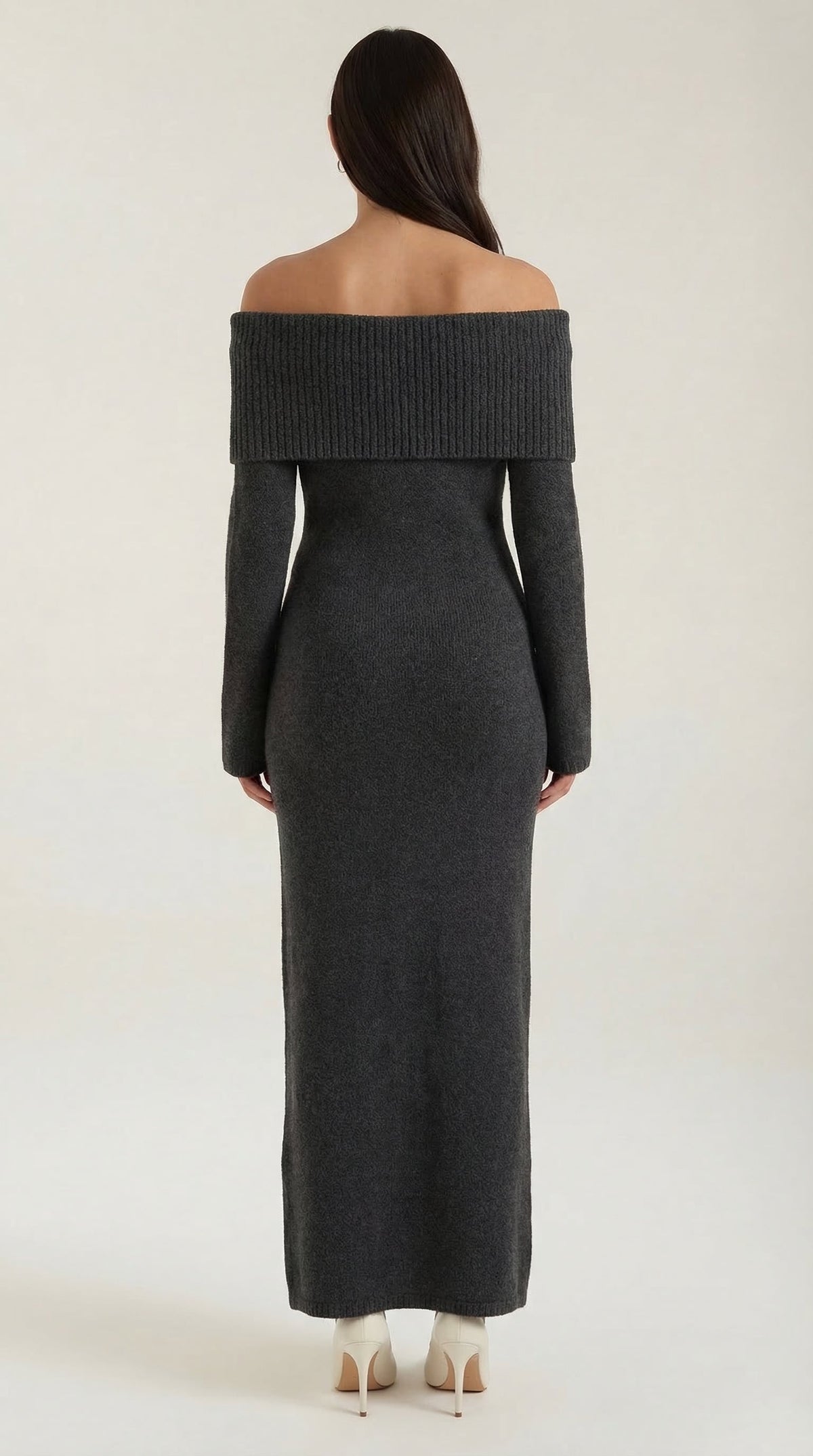 QUINLAN | VESTIDO LARGO AJUSTADO CON HOMBROS DESCUBIERTOS
