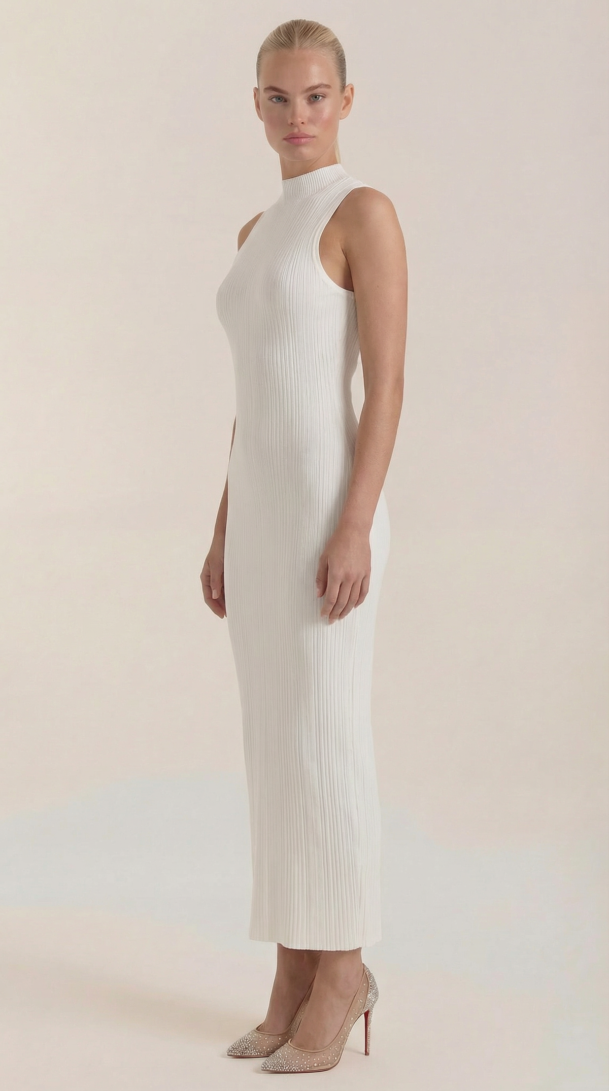 SONIA | VESTIDO MIDI AJUSTADO CON CUELLO ALTO