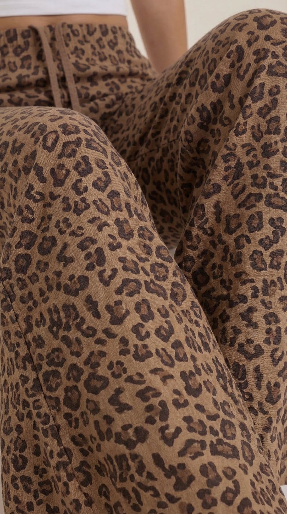 CLEO | PANTALONES CON ESTAMPADO DE LEOPARDO