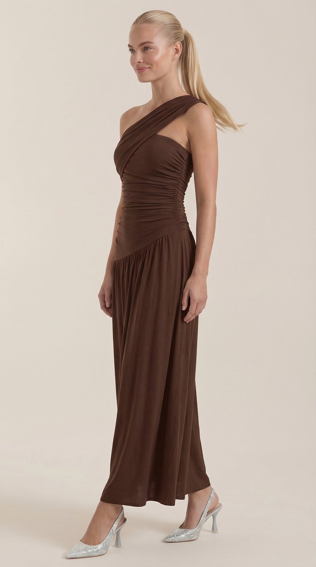 ENID | VESTIDO LARGO ASIMÉTRICO DE UN SOLO HOMBRO
