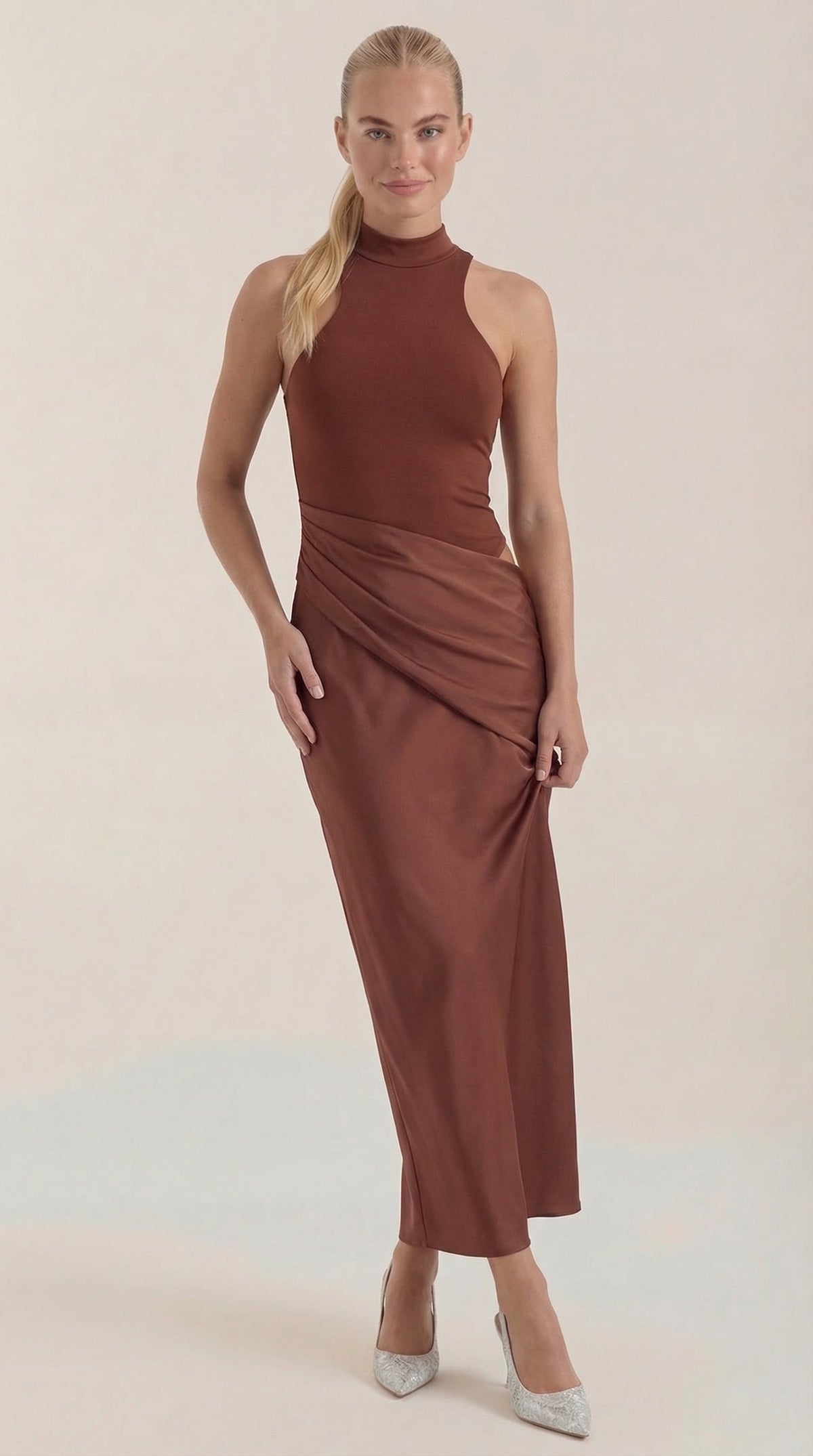 HESTER | VESTIDO LARGO CON CUELLO ALTO