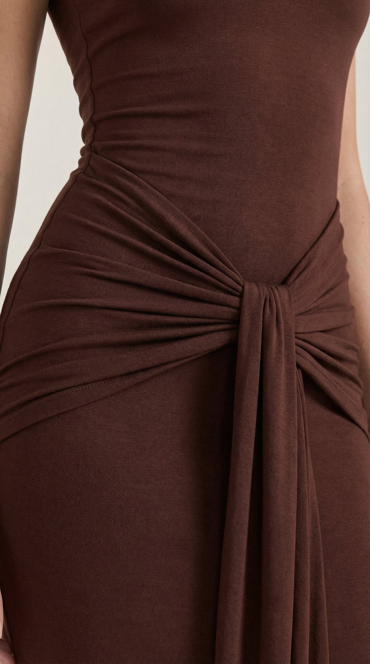 HESTER | VESTIDO LARGO CON CUELLO ALTO