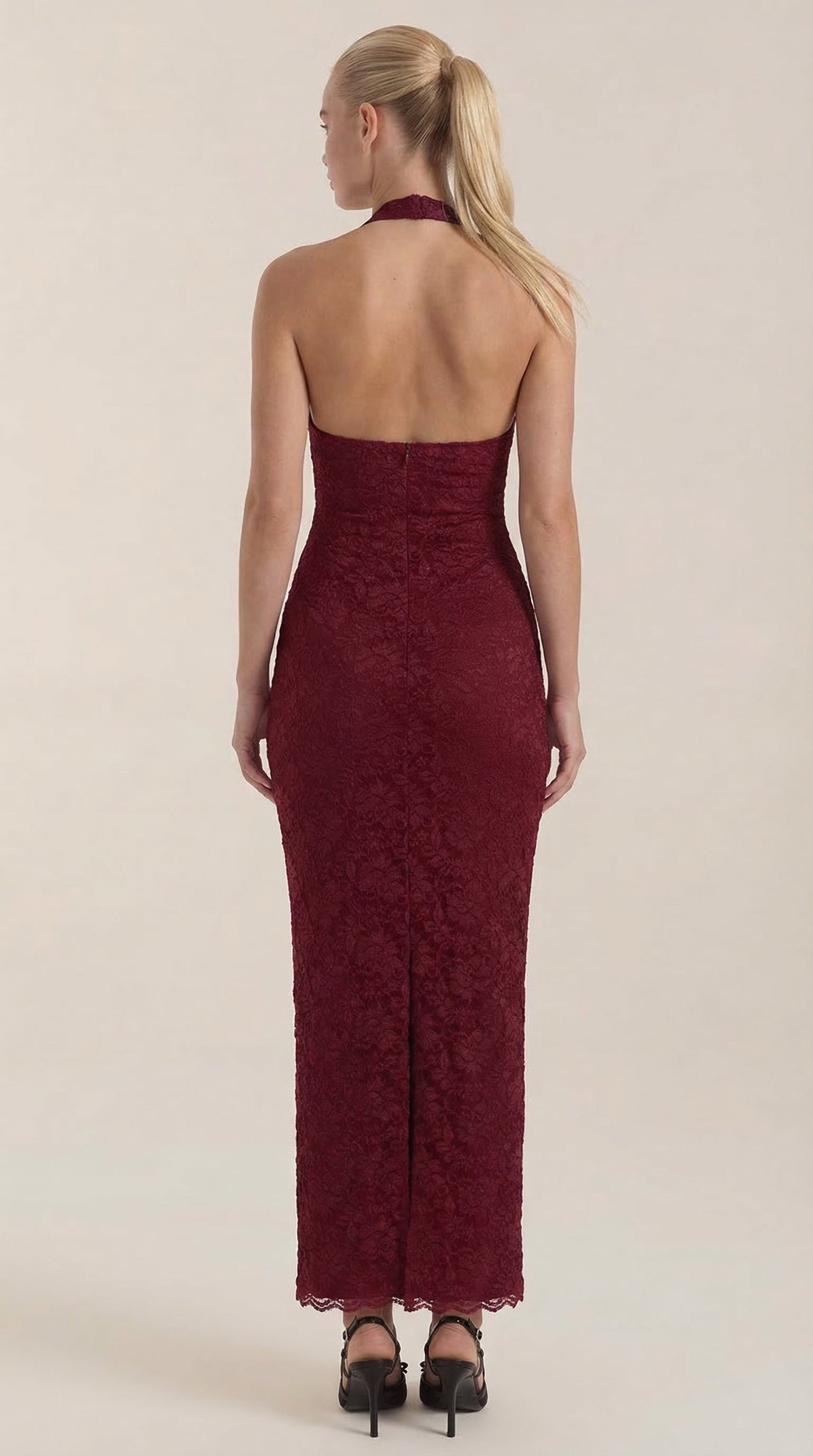 ROXANNE | VESTIDO LARGO DE ENCAJE CON ESCOTE HALTER