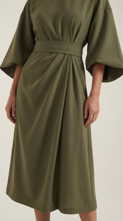 ANA | VESTIDO LARGO CON CINTURÓN EN LA CINTURA