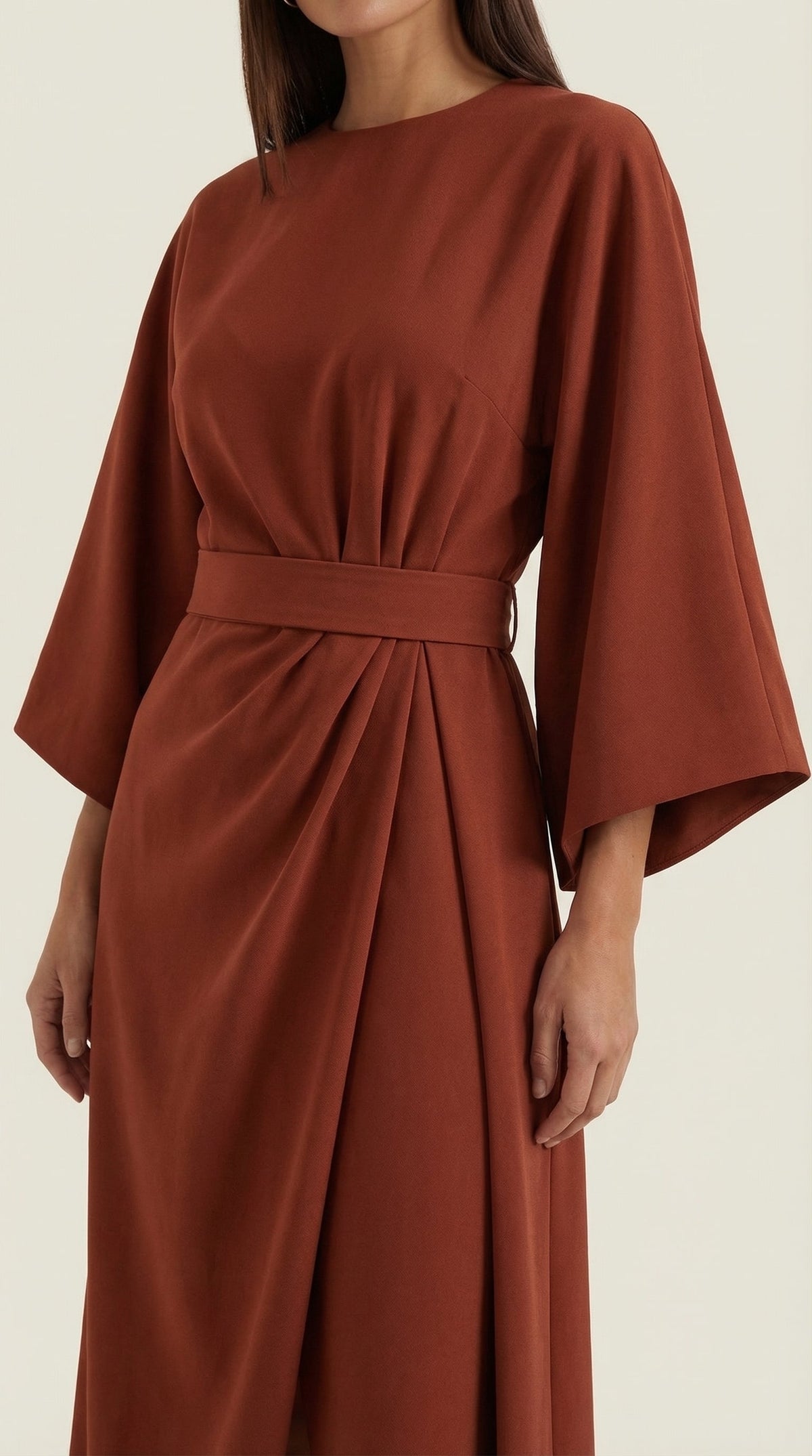 ANA | VESTIDO LARGO CON CINTURÓN EN LA CINTURA