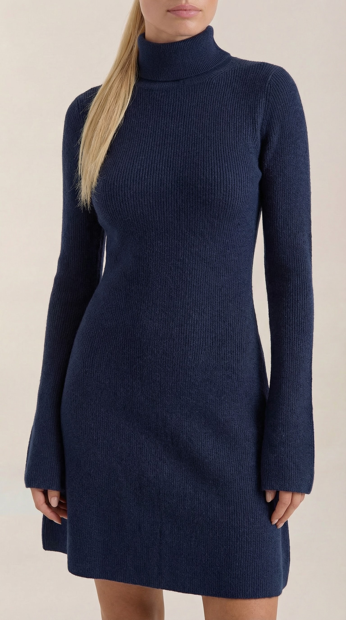 GENEVA | VESTIDO CORTO DE PUNTO CON CUELLO ALTO