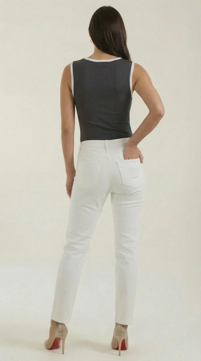 ESTELLE | TOP CON ESCOTE CUADRADO