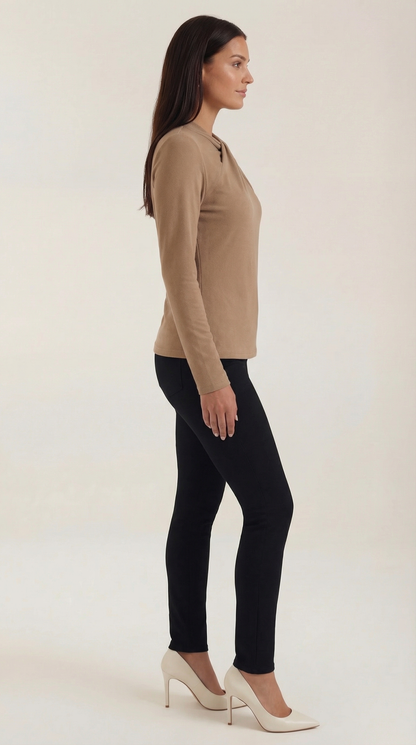 DAPHNE | BLUSA CON CUELLO ALTO Y LAZO
