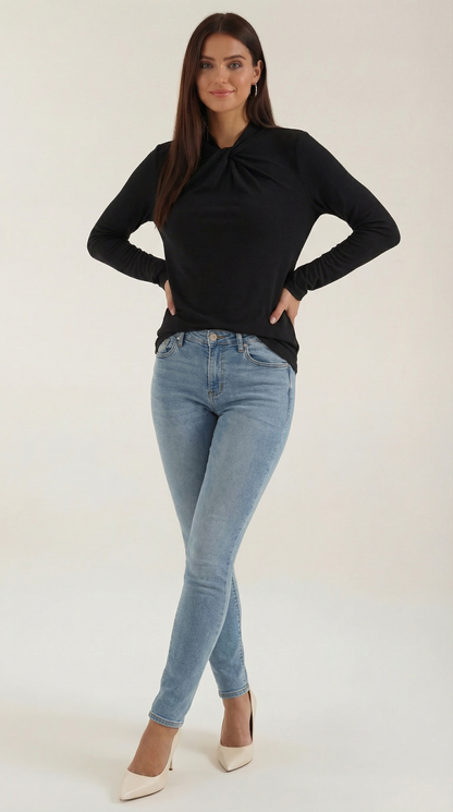 DAPHNE | BLUSA CON CUELLO ALTO Y LAZO