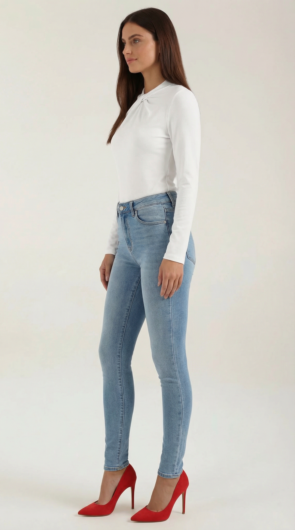 DAPHNE | BLUSA CON CUELLO ALTO Y LAZO