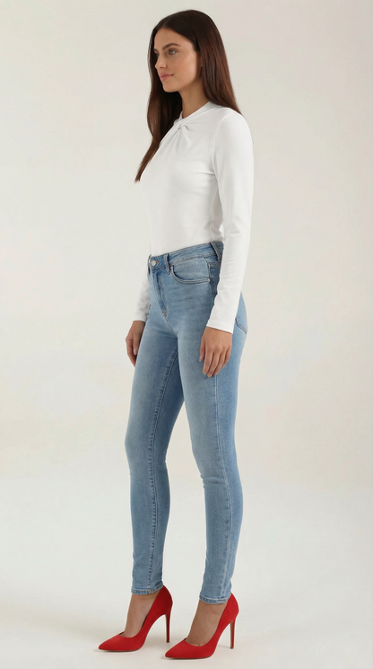 DAPHNE | BLUSA CON CUELLO ALTO Y LAZO