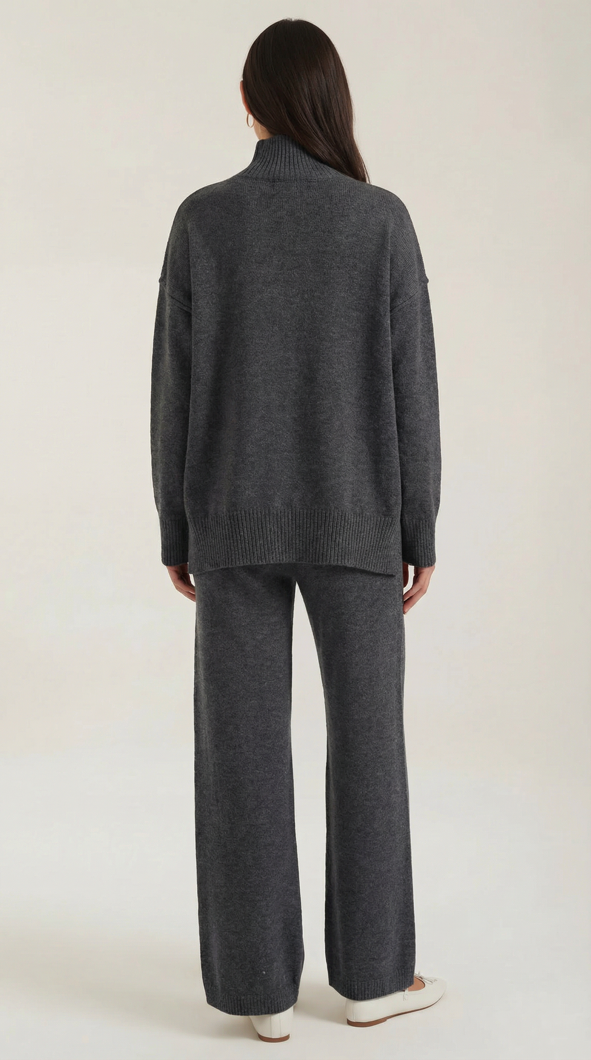 MAR | CONJUNTO DE SUÉTER DE PUNTO Y PANTALONES VAQUEROS