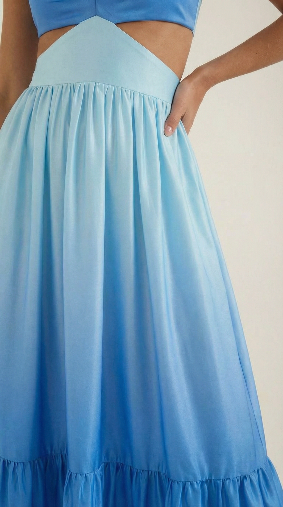 LAURA | VESTIDO LARGO CON ESCOTE