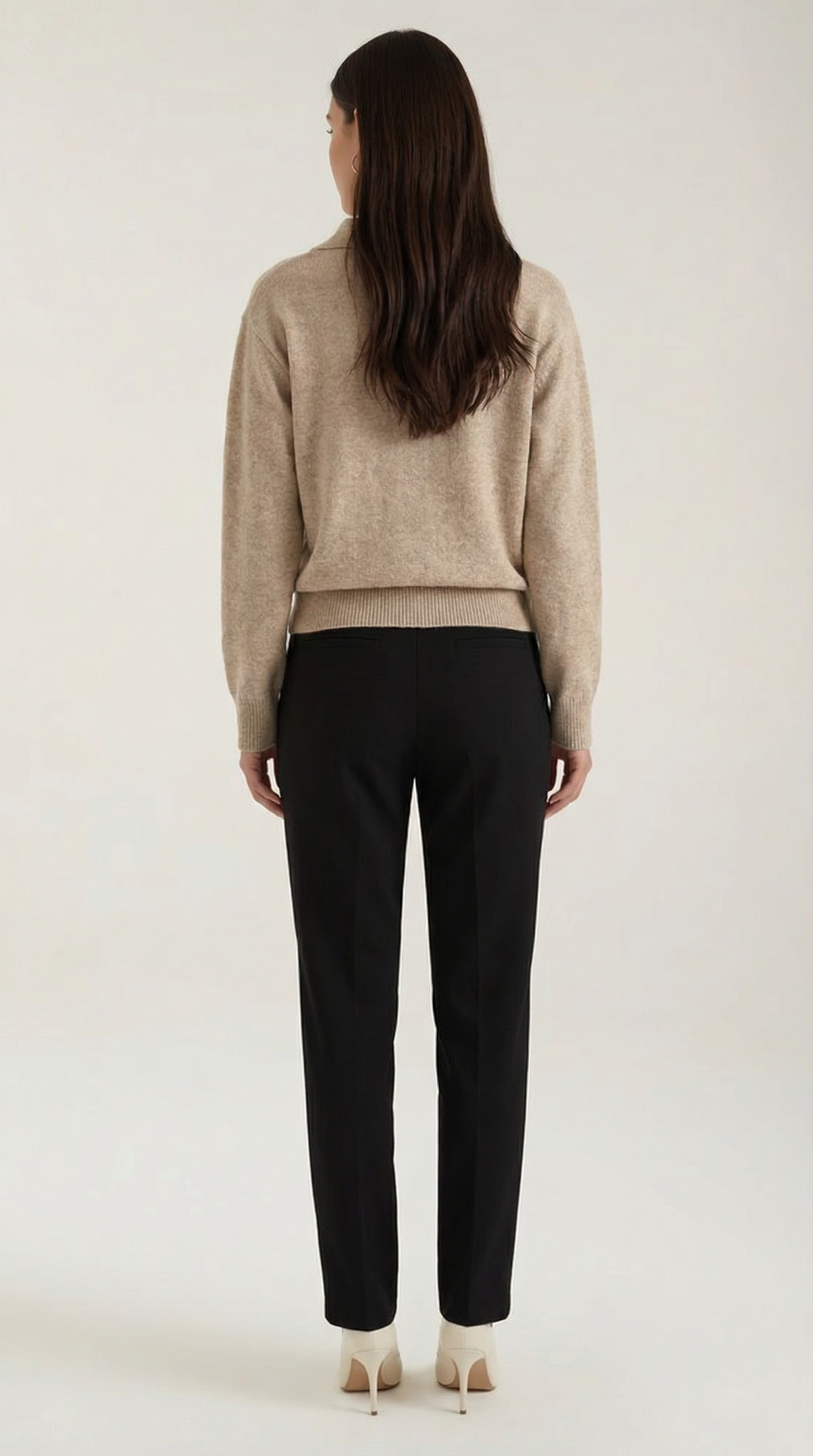 CHARLOTTE | POLO CASUAL CON ESCOTE EN V