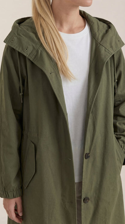 BLYTHE | CHAQUETA IMPERMEABLE CON CAPUCHA