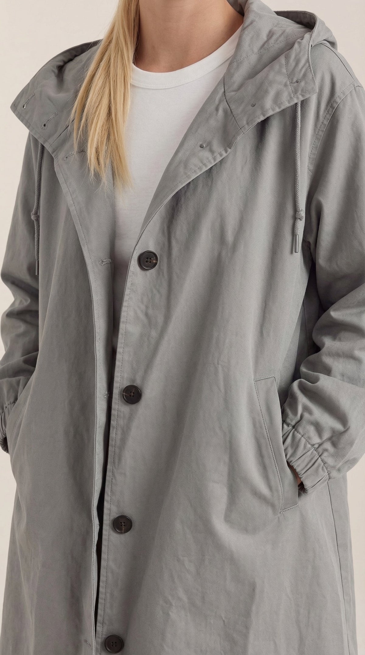 BLYTHE | CHAQUETA IMPERMEABLE CON CAPUCHA