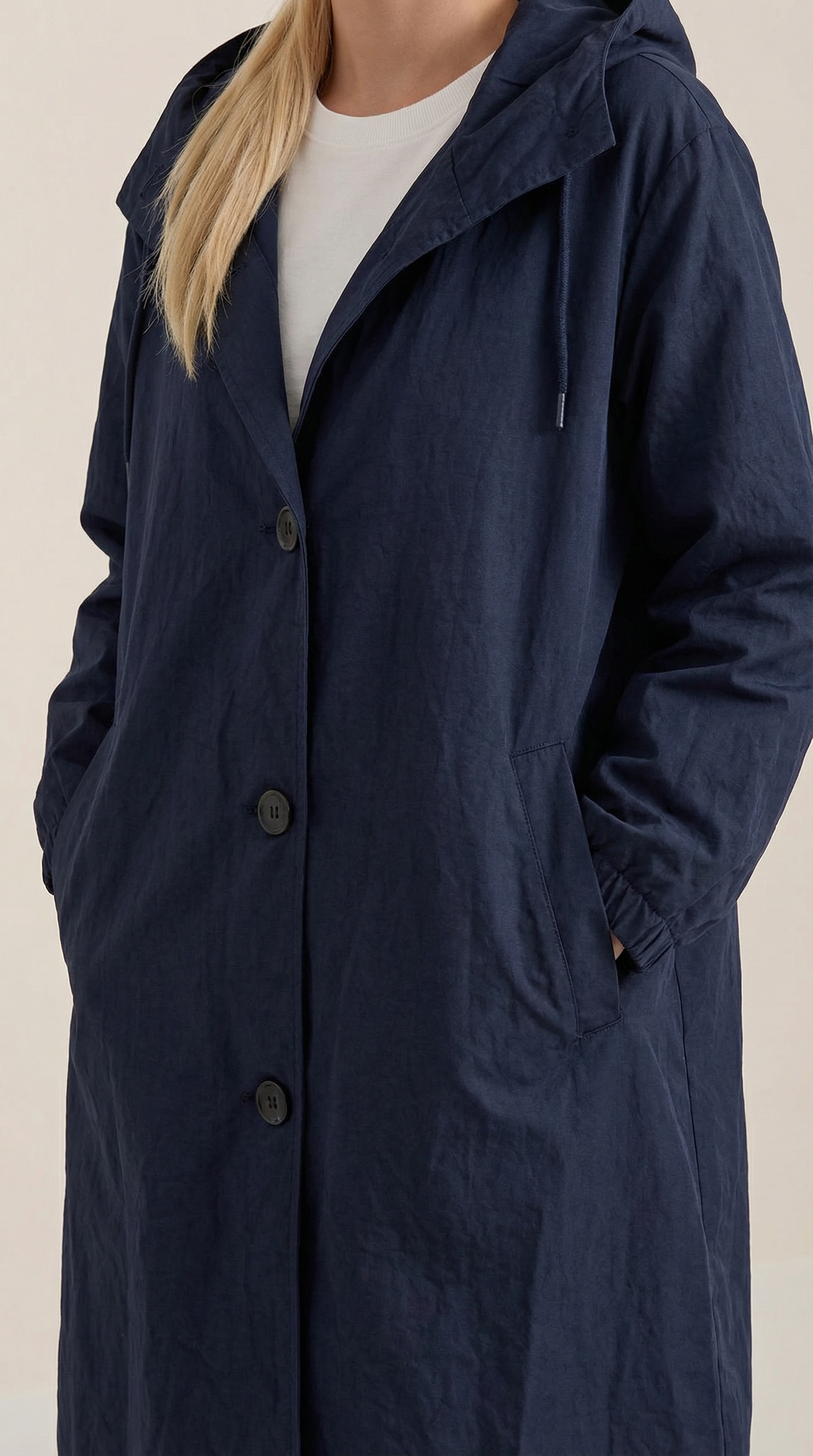 BLYTHE | CHAQUETA IMPERMEABLE CON CAPUCHA
