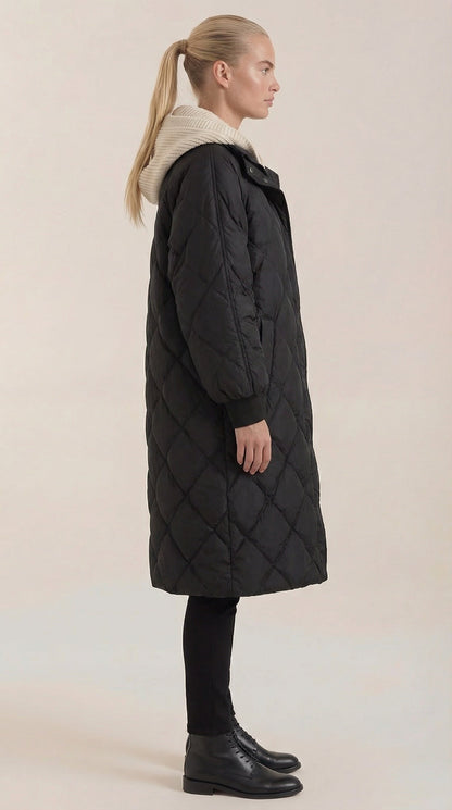 GRETA | ABRIGO ACOLCHADO CON CAPUCHA