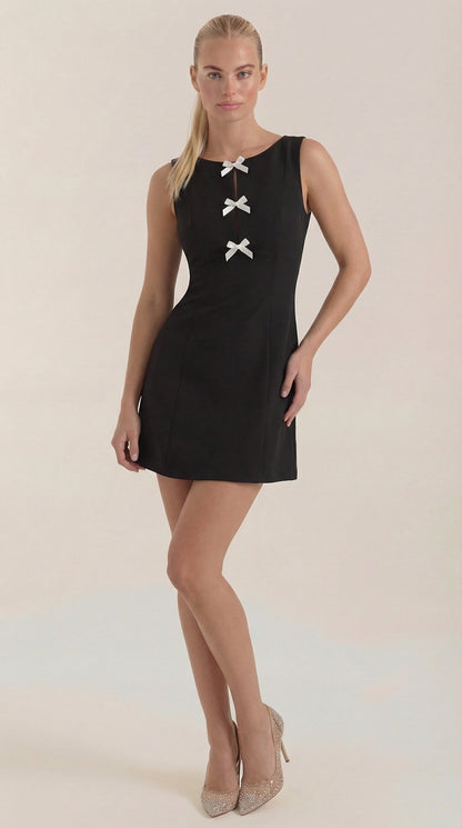 PRISCILLA | VESTIDO CORTO CON DETALLES DE LAZO