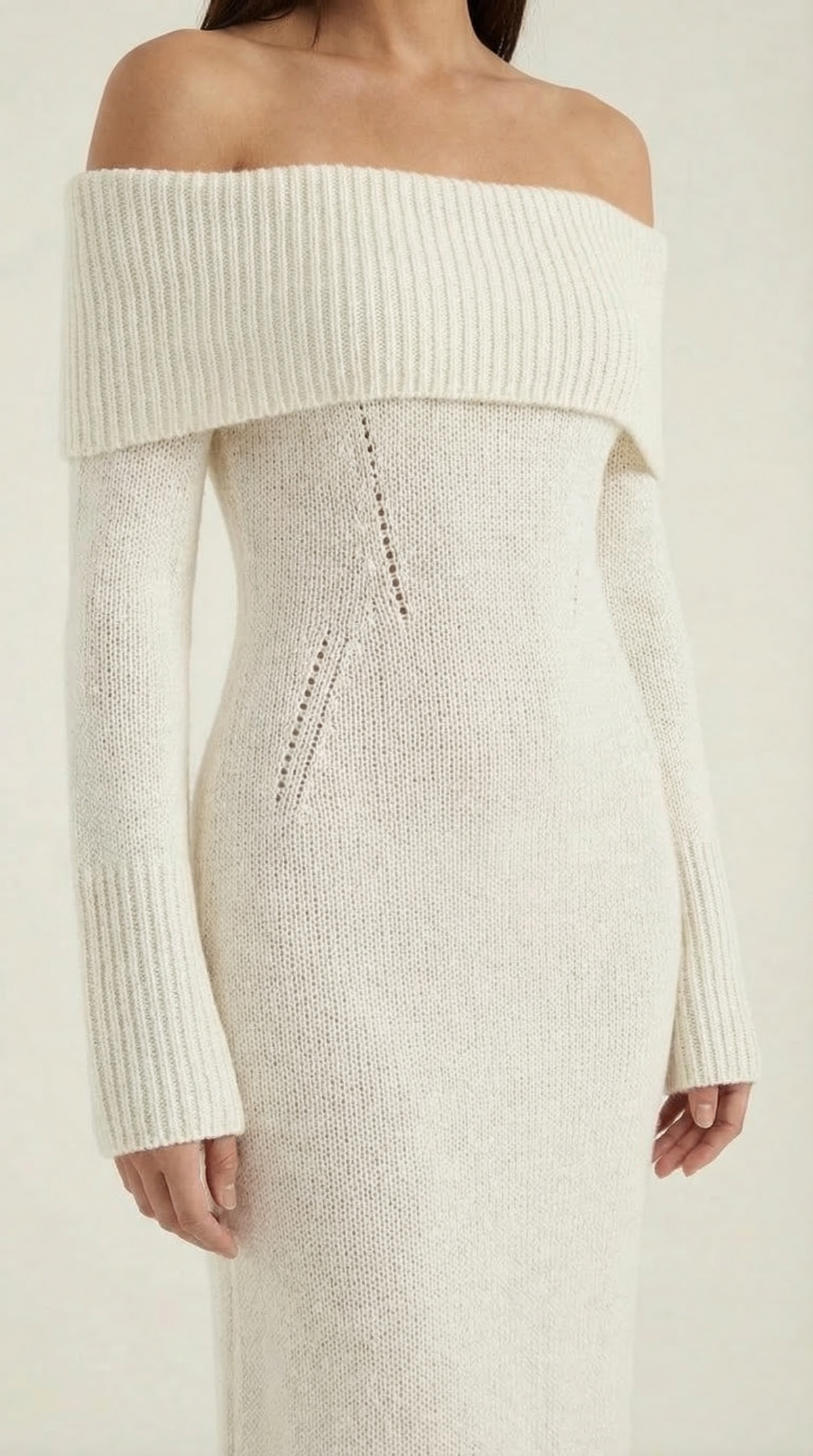 QUINLAN | VESTIDO LARGO AJUSTADO CON HOMBROS DESCUBIERTOS