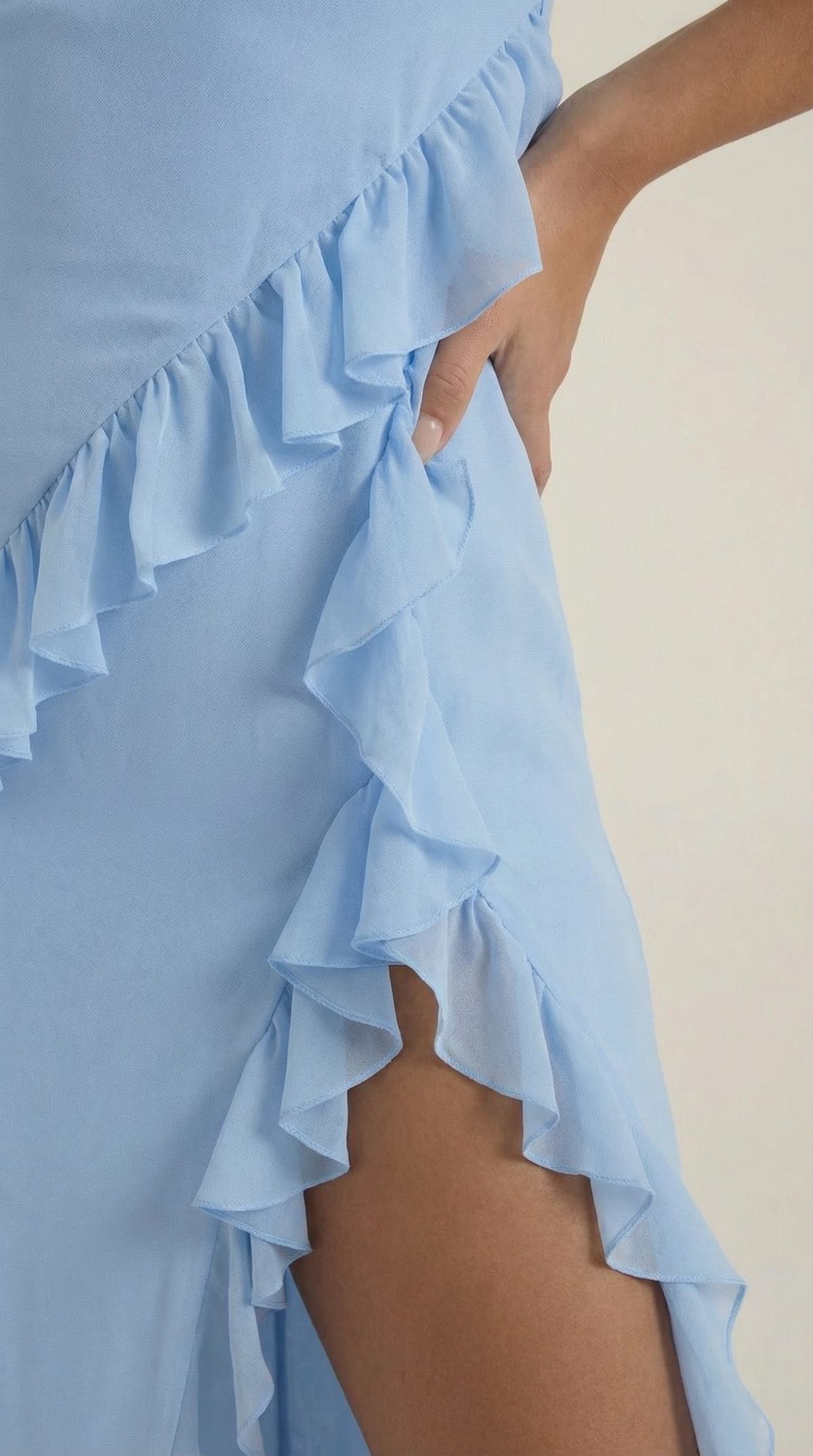 SUSAN | VESTIDO LARGO CON VOLANTES