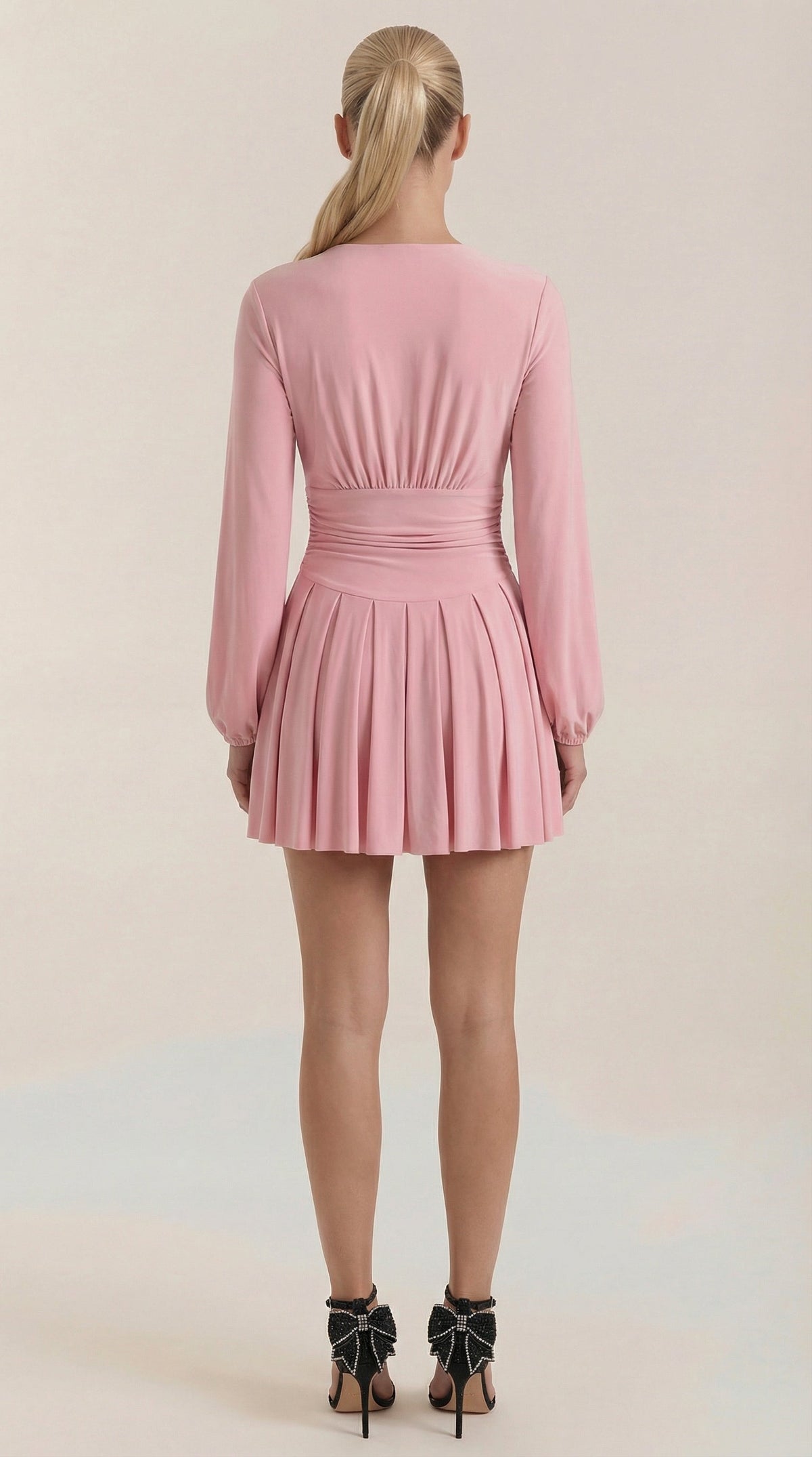 TRICIA | VESTIDO CORTO CON ESCOTE EN V