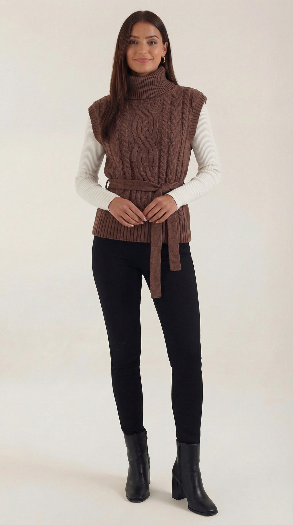 NADIA | CHALECO DE PUNTO TRENZADO CON CUELLO ALTO