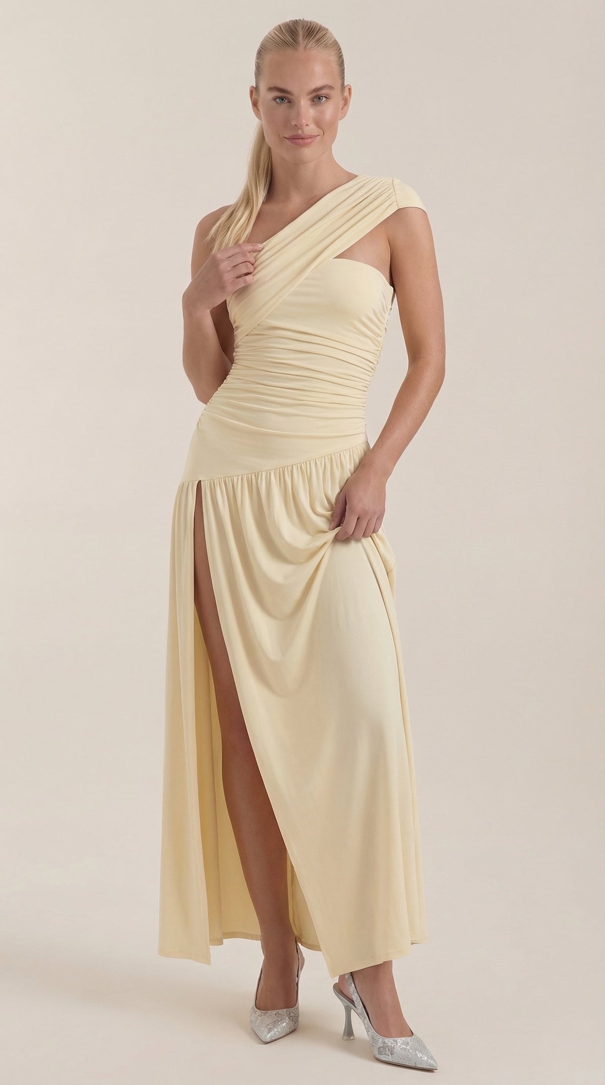 ENID | VESTIDO LARGO ASIMÉTRICO DE UN SOLO HOMBRO