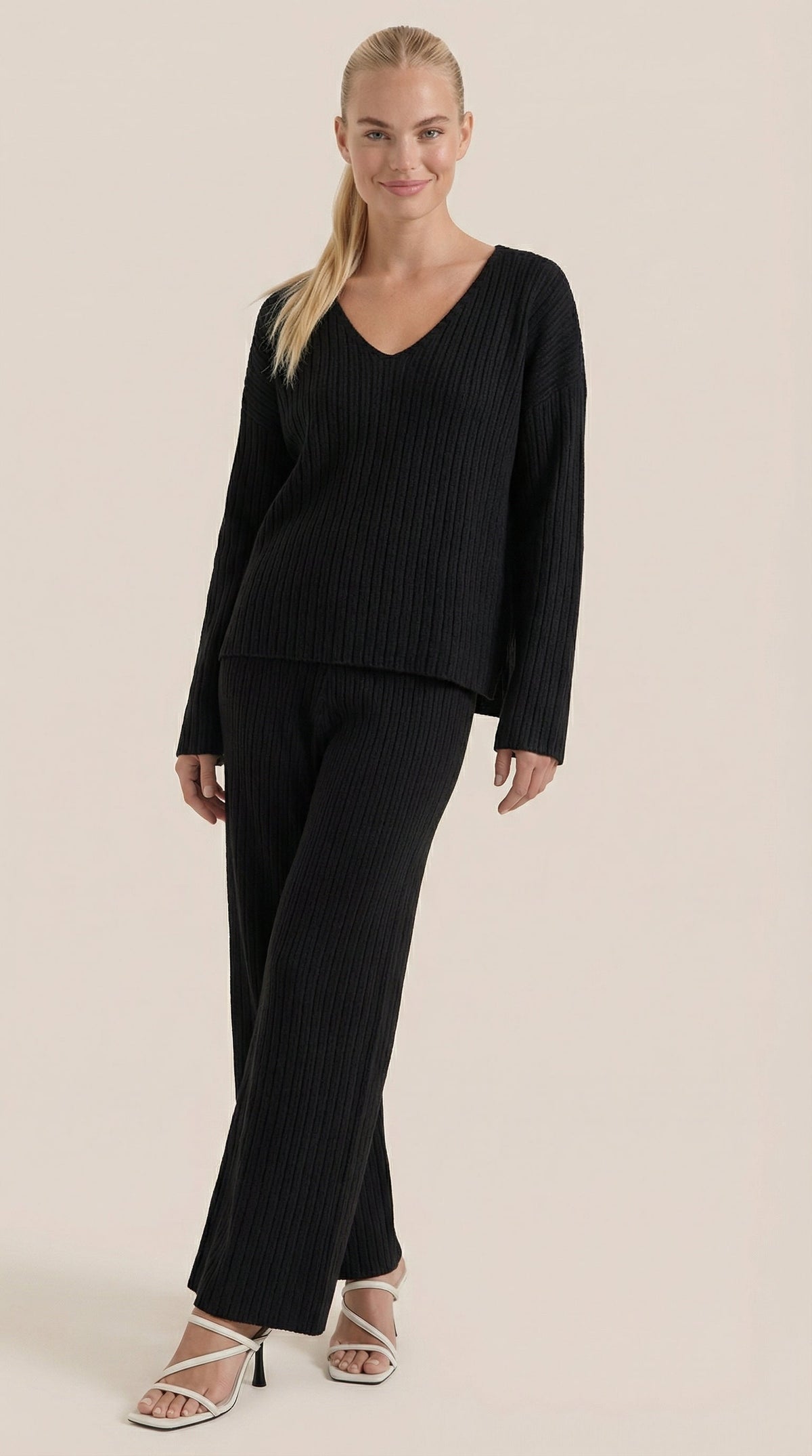 MATILDA | CONJUNTO DE PUNTO CON ESCOTE EN V TEXTURIZADO