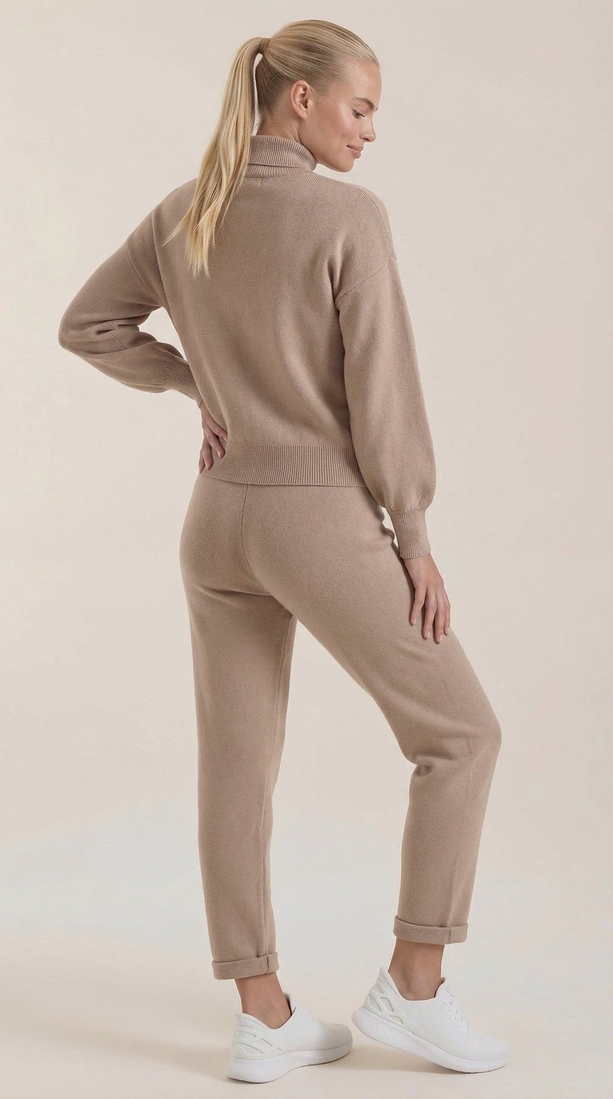 MAVIS | CONJUNTO DE PUNTO DE CASA CON CUELLO ALTO