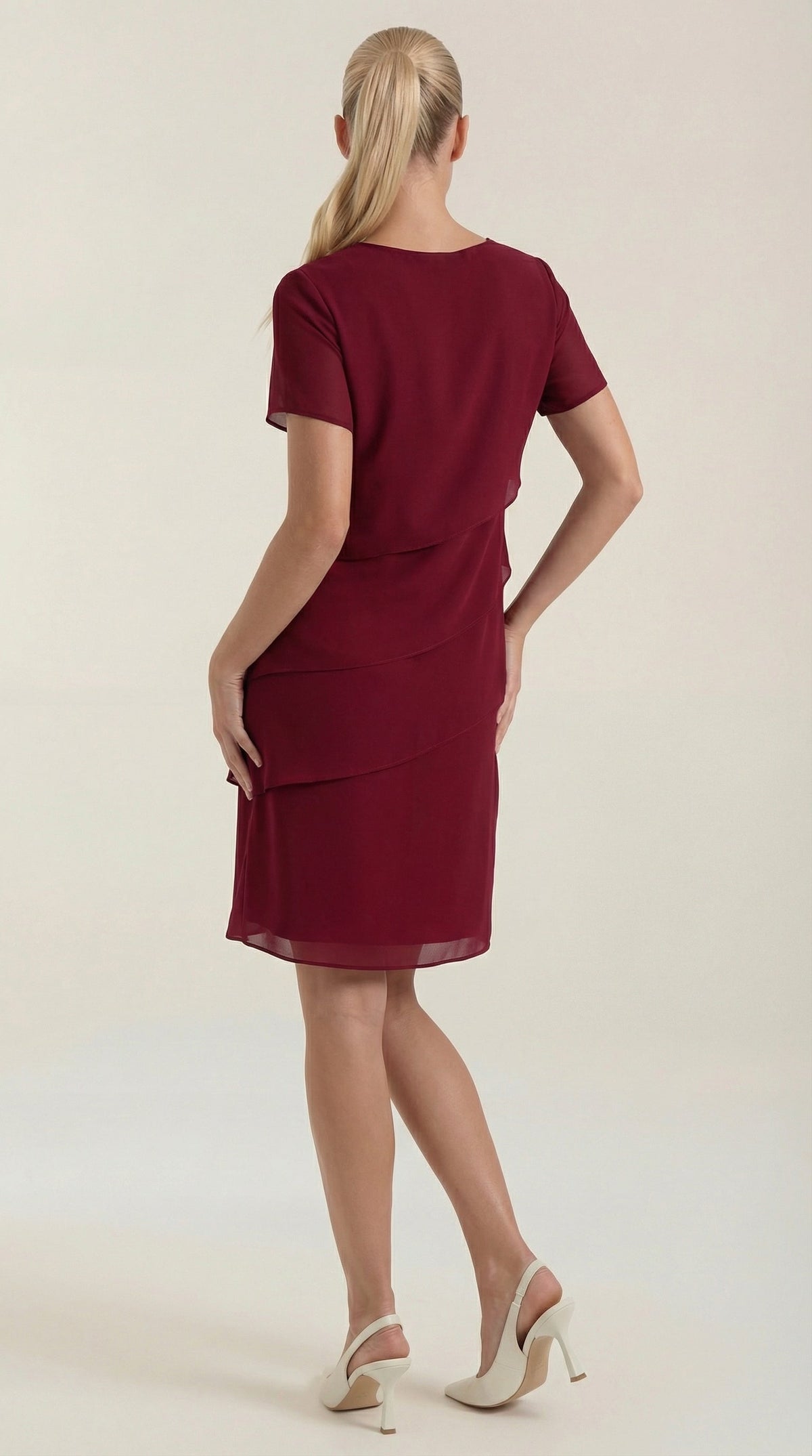 MEGHAN | VESTIDO CORTO CON VOLANTES