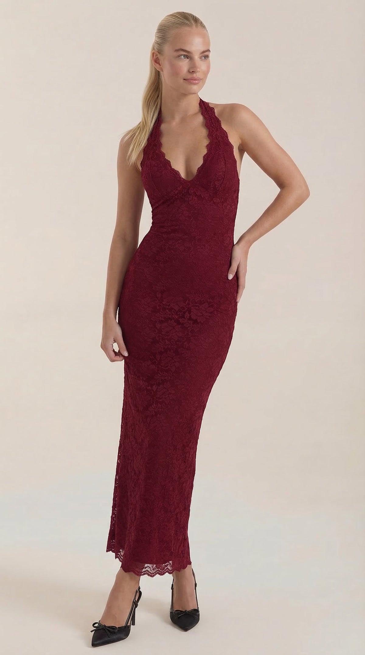 ROXANNE | VESTIDO LARGO DE ENCAJE CON ESCOTE HALTER