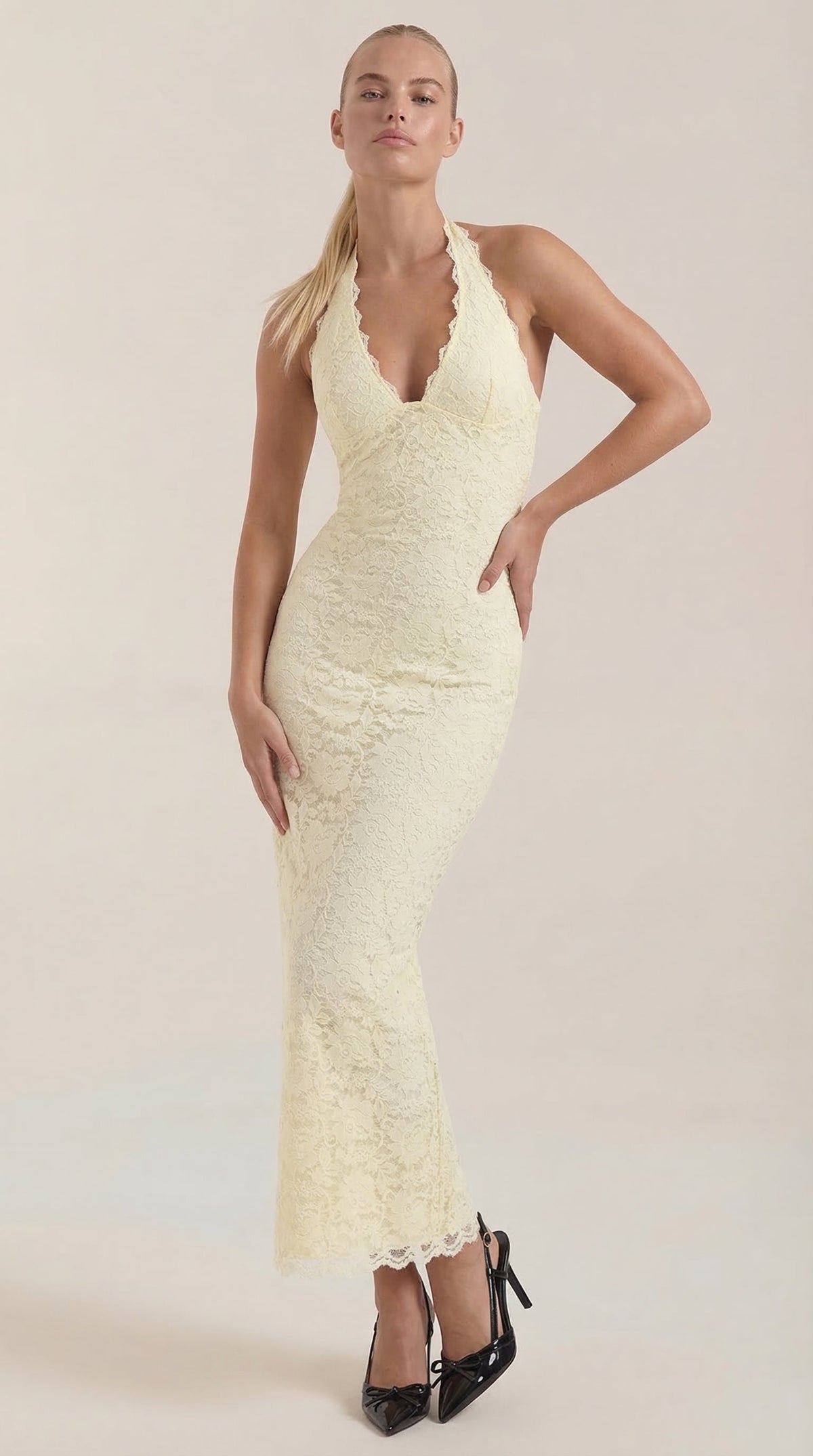 ROXANNE | VESTIDO LARGO DE ENCAJE CON ESCOTE HALTER